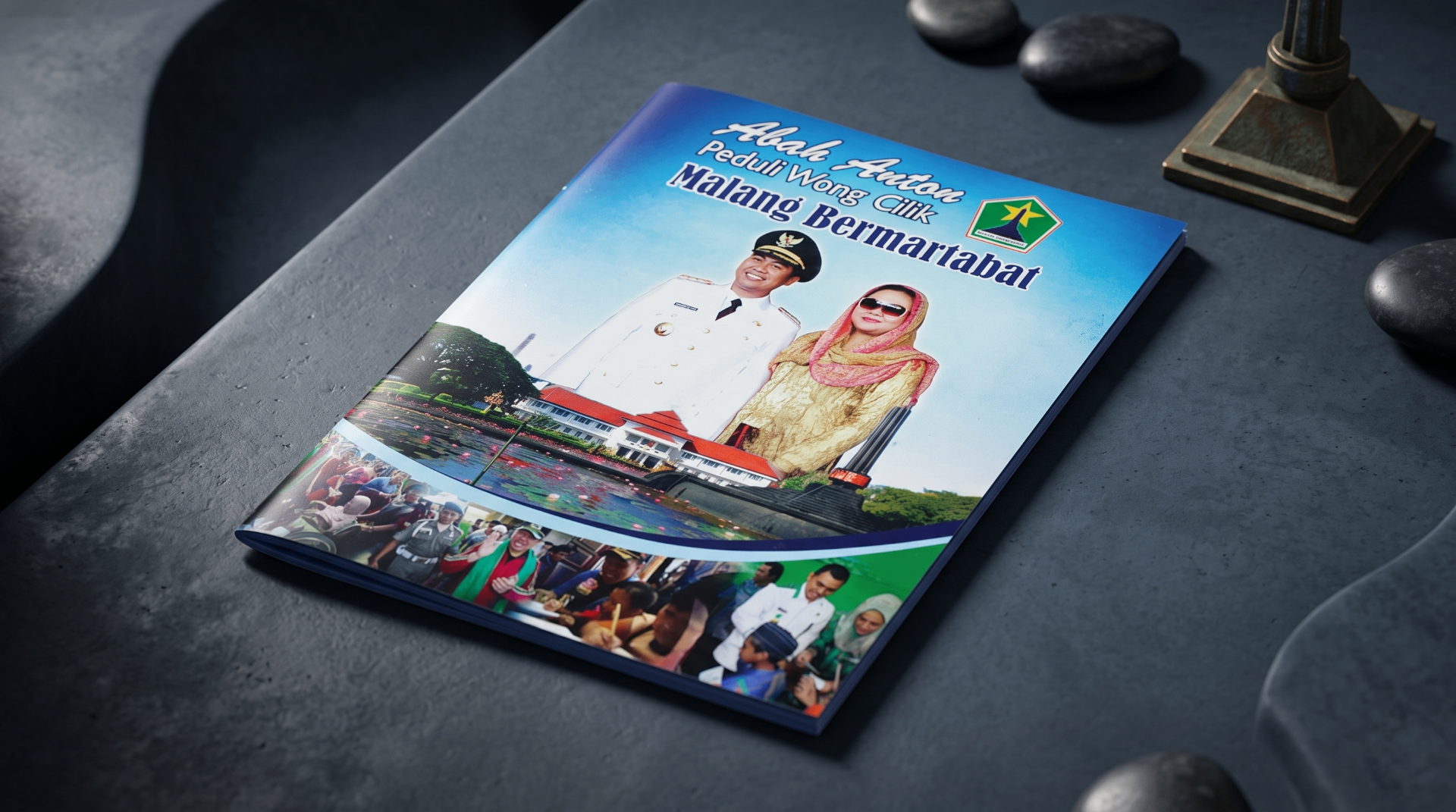 Buku profil institusi dengan cover laminasi doff
